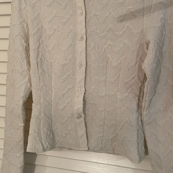 NA-KD Cream Textured Structure Fitted Button Down Blouse - Picture 5 of 9